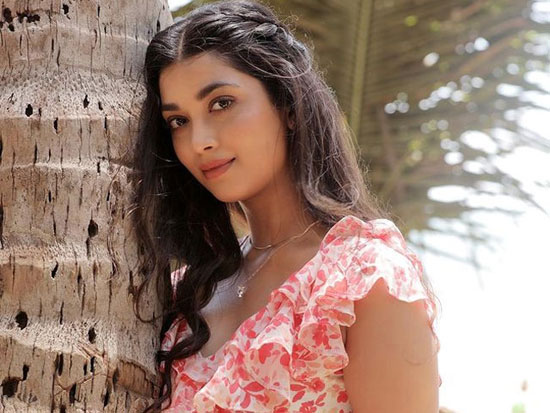 Delightful Pics Of Digangana Suryavanshi
